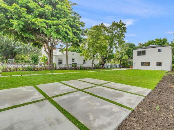 411 NW 59th St , Miami, FL 33127