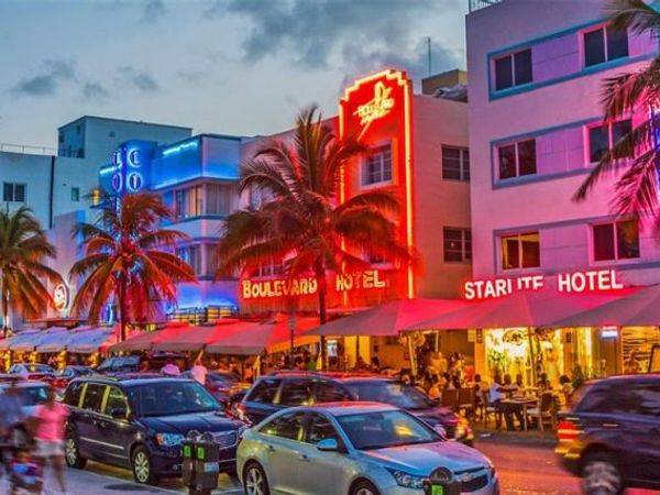 1460 Ocean Dr, Unit 201, Miami Beach, FL 33139
