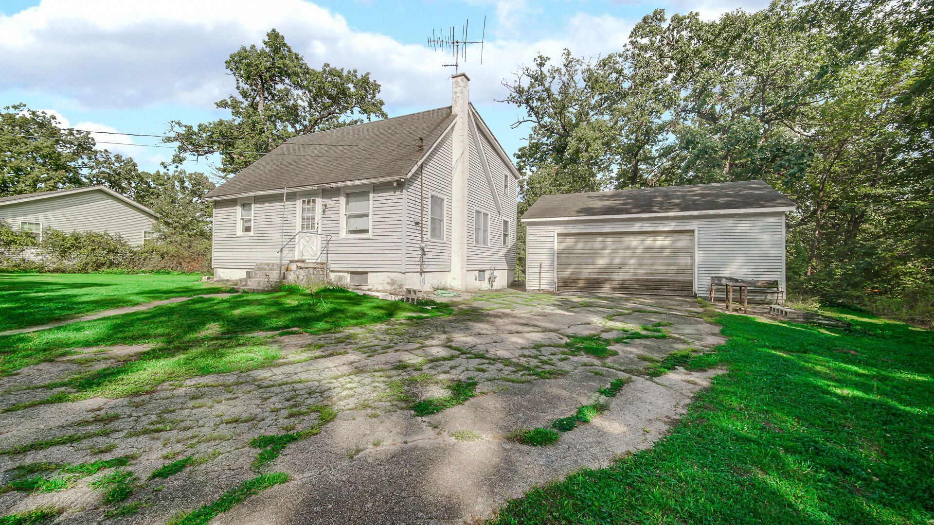 1942 S Colfax Street, Griffith, IN 46319 Main Photo