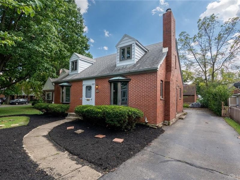 406 Spirea Drive, Oakwood, OH 45419 Photo 2