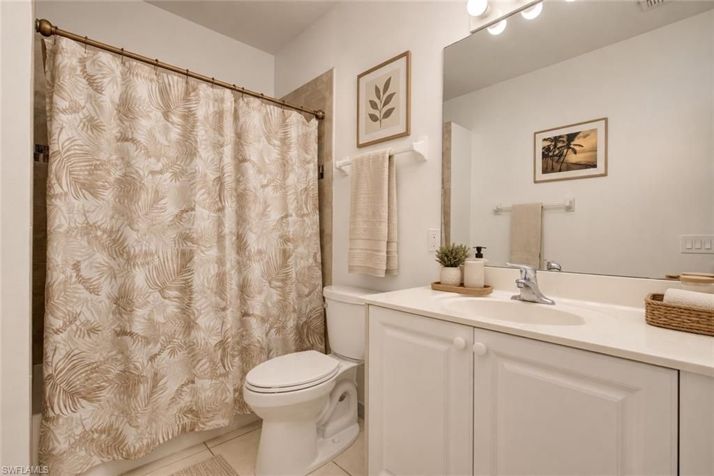 475 Robin Hood Cir, Unit 202, Naples, FL 34104 Photo