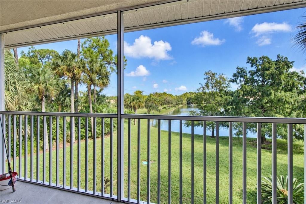 475 Robin Hood Cir, Unit 202, Naples, FL 34104 Photo