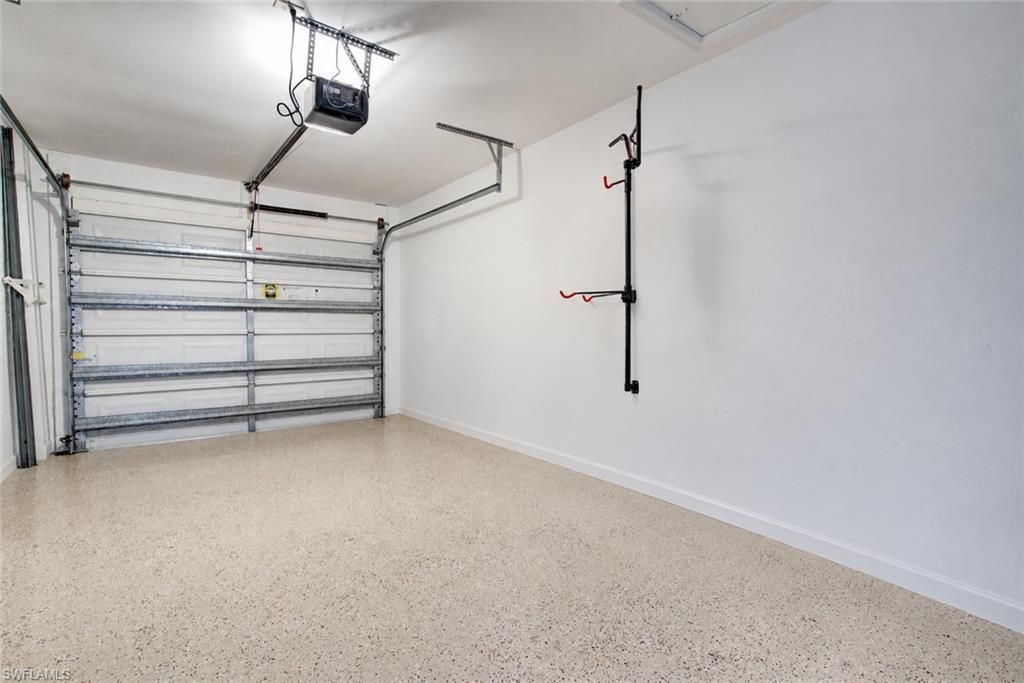 475 Robin Hood Cir, Unit 202, Naples, FL 34104 Photo