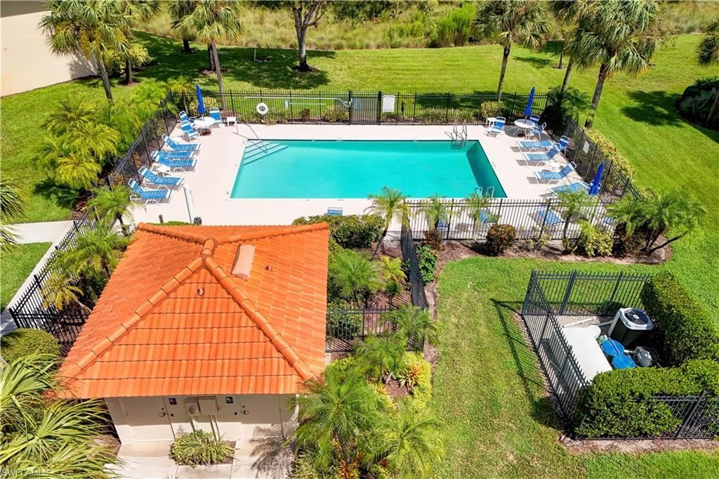 475 Robin Hood Cir, Unit 202, Naples, FL 34104 Photo