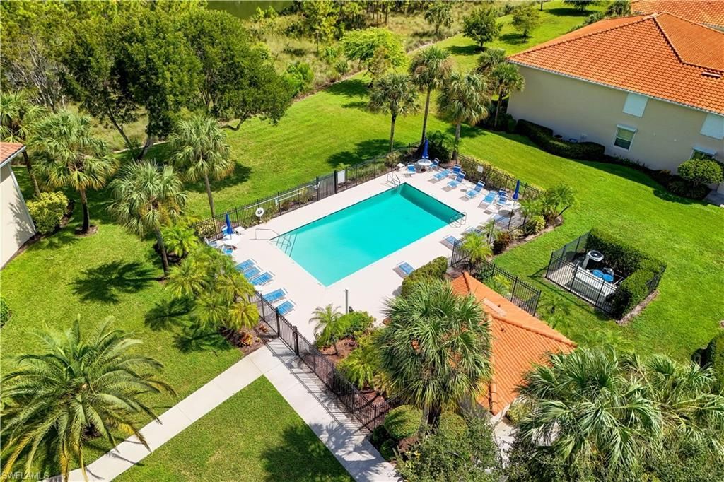 475 Robin Hood Cir, Unit 202, Naples, FL 34104 Photo