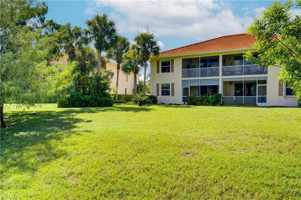 475 Robin Hood Cir, Unit 202, Naples, FL 34104 Photo