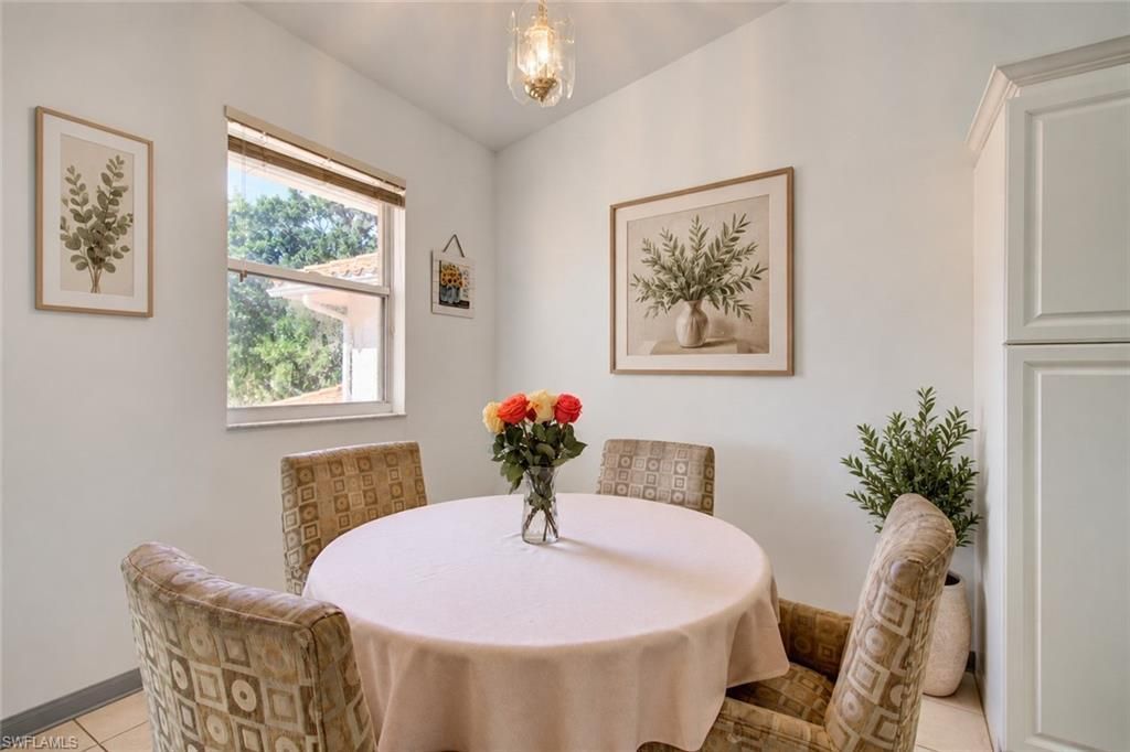 475 Robin Hood Cir, Unit 202, Naples, FL 34104 Photo