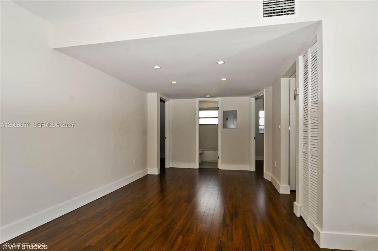 1617 Jefferson Ave, Unit 404, Miami Beach, FL 33139 Photo