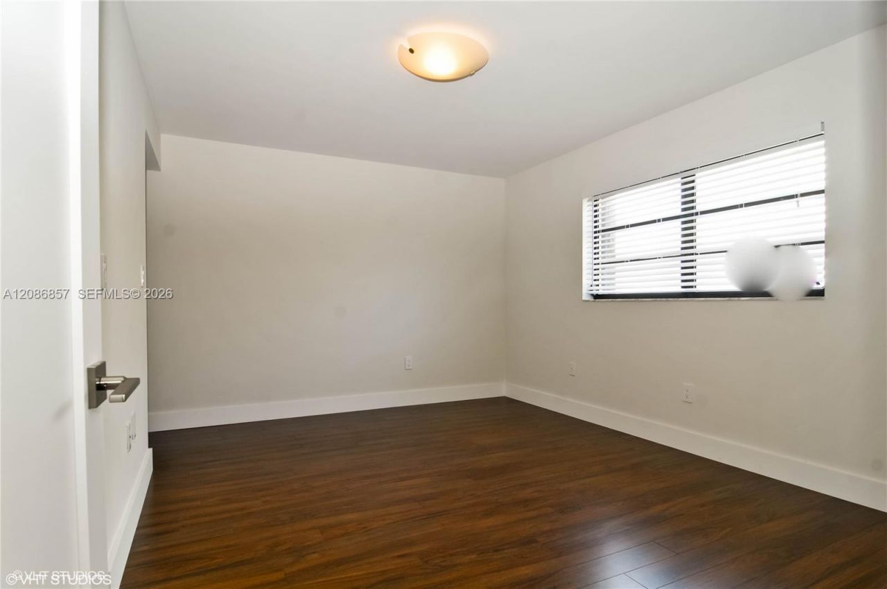 1617 Jefferson Ave, Unit 404, Miami Beach, FL 33139 Photo