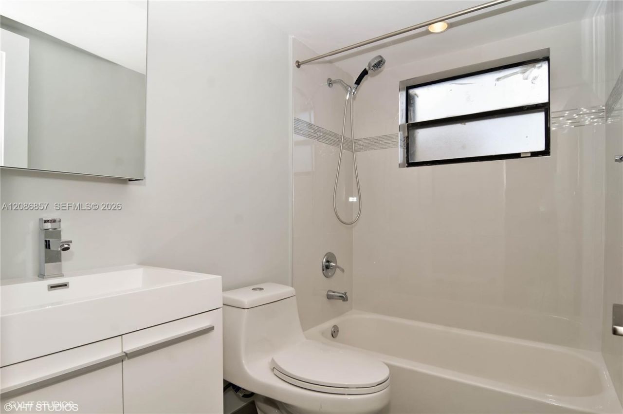 1617 Jefferson Ave, Unit 404, Miami Beach, FL 33139 Photo