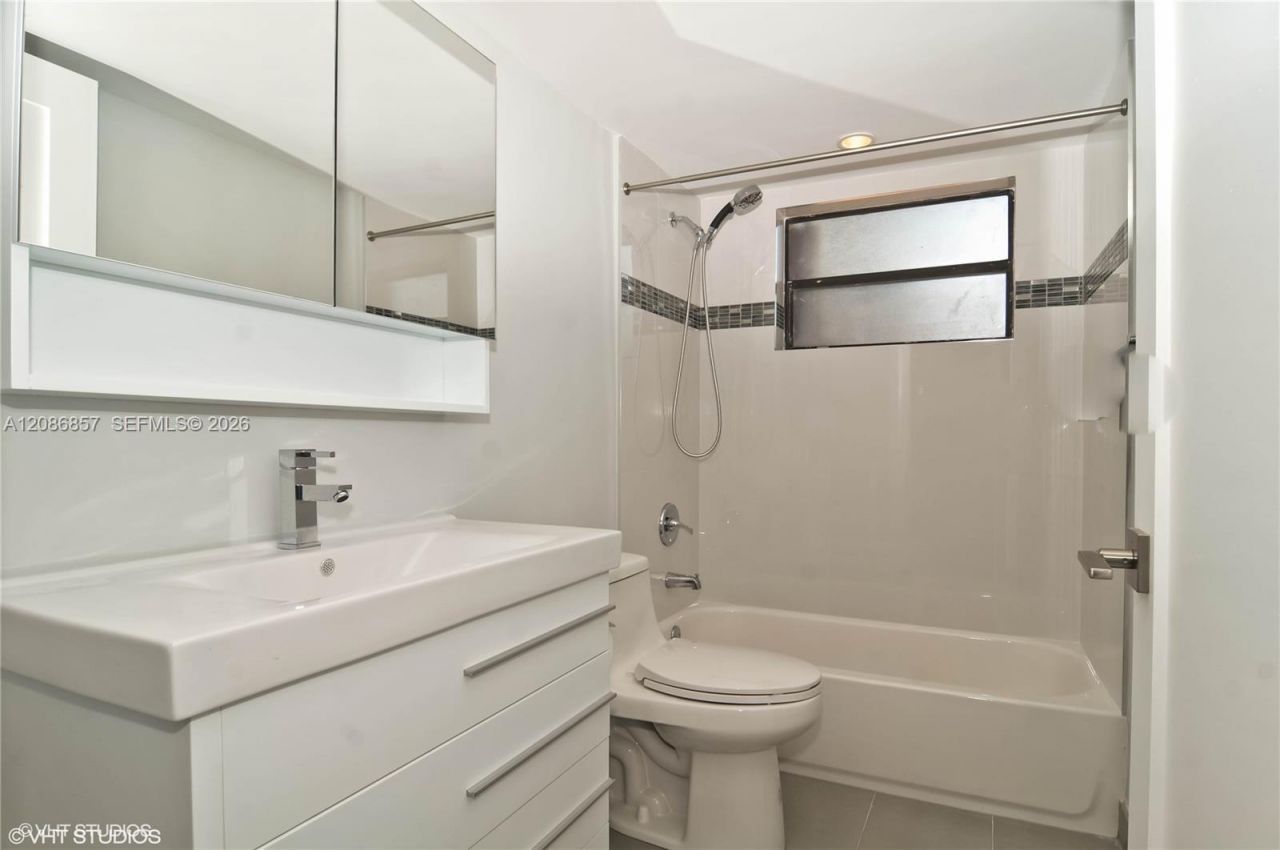 1617 Jefferson Ave, Unit 404, Miami Beach, FL 33139 Photo