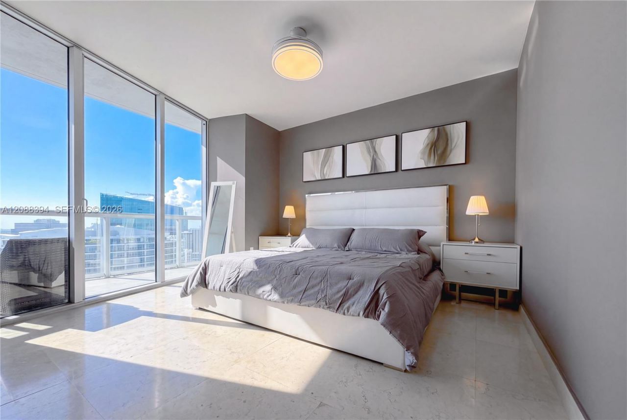 465 Brickell Ave, Unit 5704, Miami, FL 33131 Photo