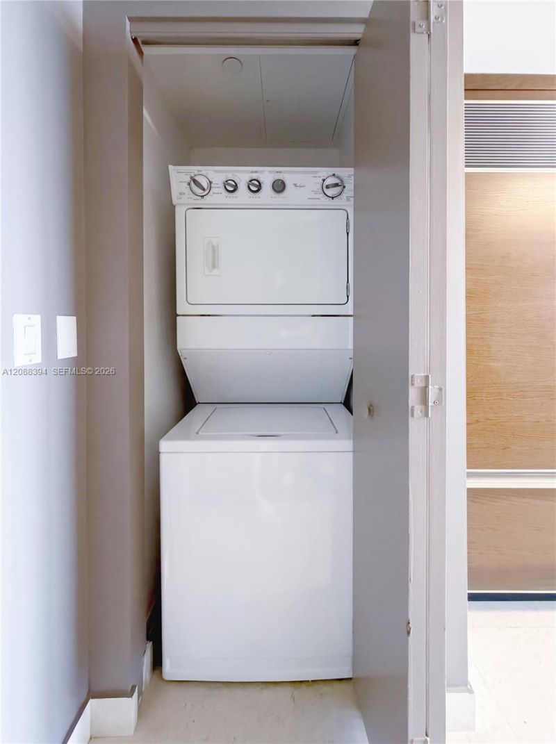 465 Brickell Ave, Unit 5704, Miami, FL 33131 Photo