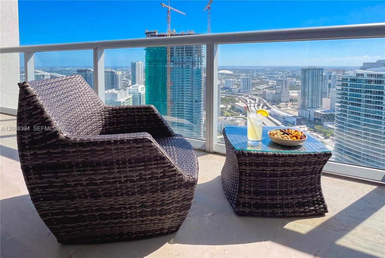 465 Brickell Ave, Unit 5704, Miami, FL 33131 Photo