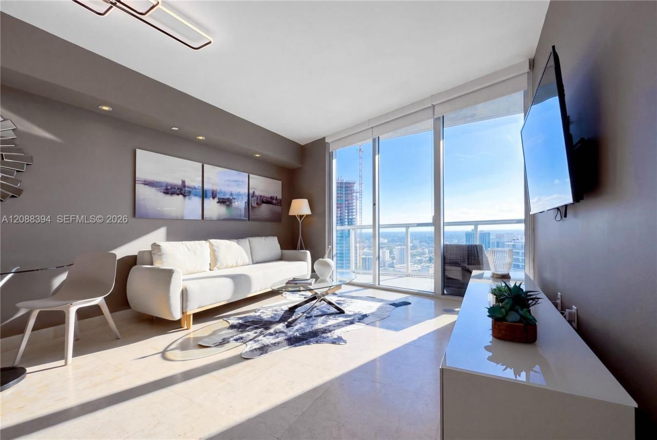 465 Brickell Ave, Unit 5704, Miami, FL 33131 Photo