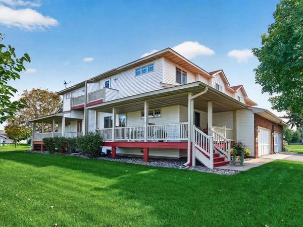8600 Tessman Circle N, Brooklyn Park, MN 55445