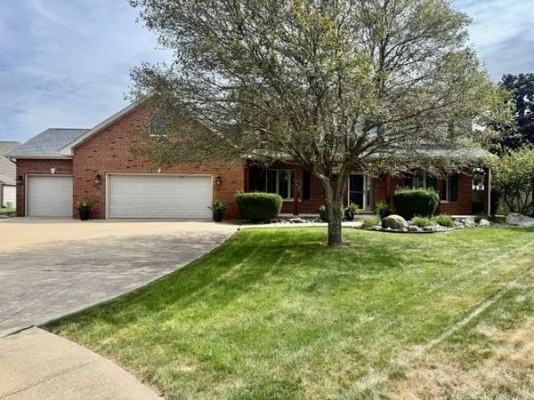126 Parkside Court, Oglesby, IL 61348