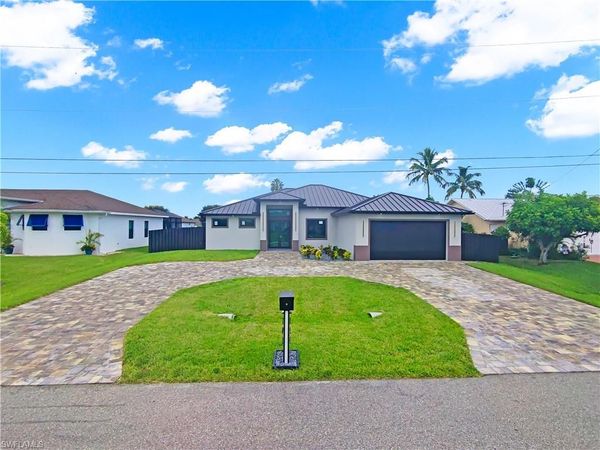 305 SW 15th TER, CAPE CORAL, FL 33991