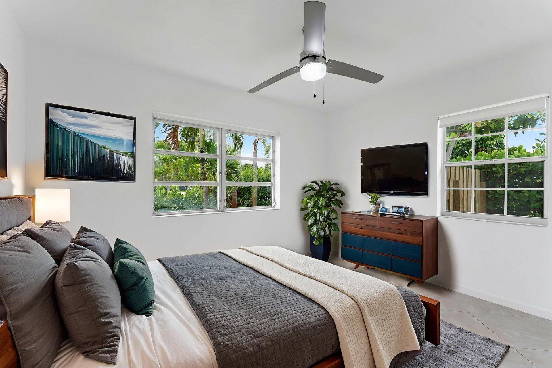 5015 S Olive Avenue, West Palm Beach, FL 33405 Photo