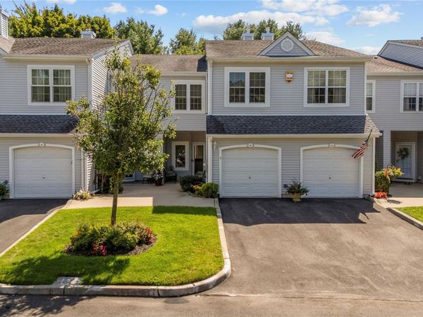 203 Windward Court N, Port Jefferson, NY 11777