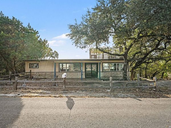 820 Hill Top Dr, Canyon Lake, TX 78133