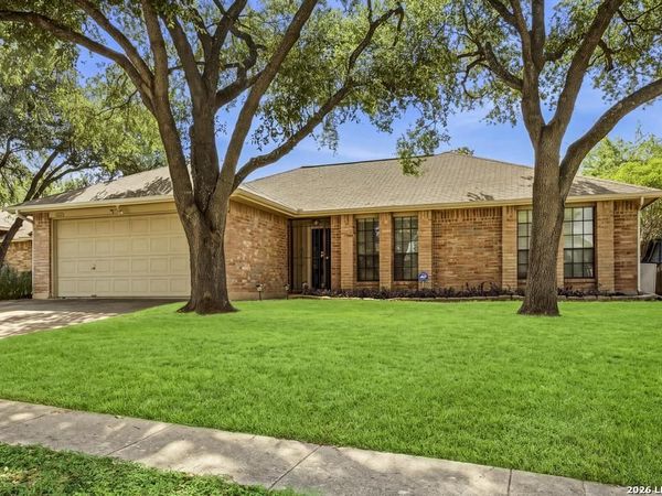 7808 Forest Path, Live Oak, TX 78233