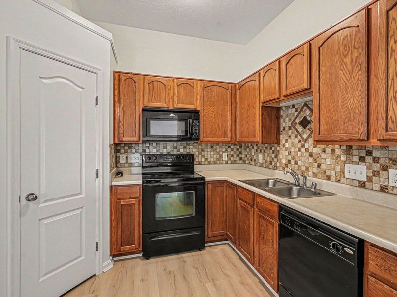8022 Putters Point, Burlington, KY 41005 Photo 12
