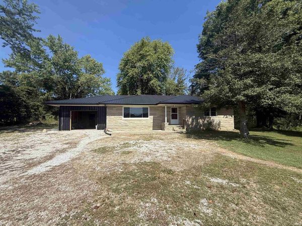 9462 E State Road 70 Highway, Evanston, IN 47531