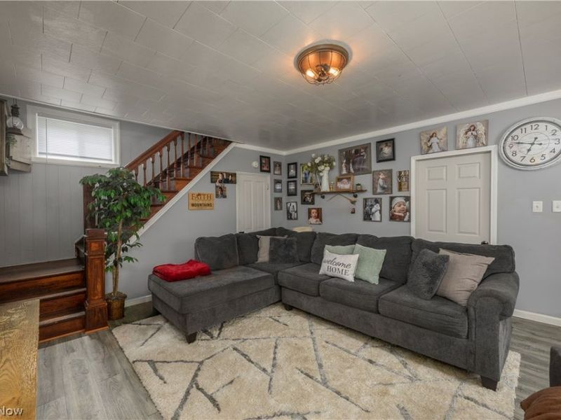 544 E High Street, Uhrichsville, OH 44683 Photo 10