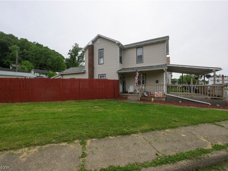 544 E High Street, Uhrichsville, OH 44683 Photo 3