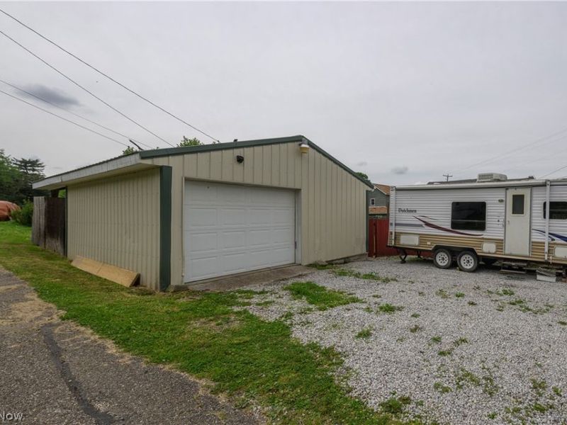 544 E High Street, Uhrichsville, OH 44683 Photo 4