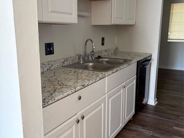 9456 Lexington Circle, Unit C, Charlotte, NC 28213