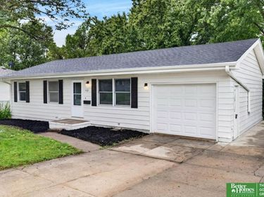 112 Wesgaye Street, Gretna, NE 68028