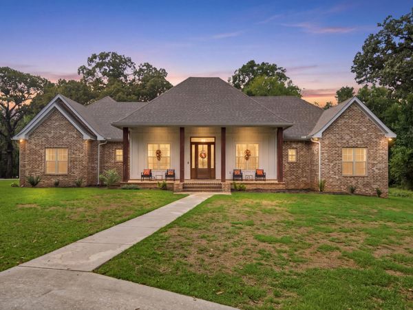 1 Grays Cross, Petal, MS 39465
