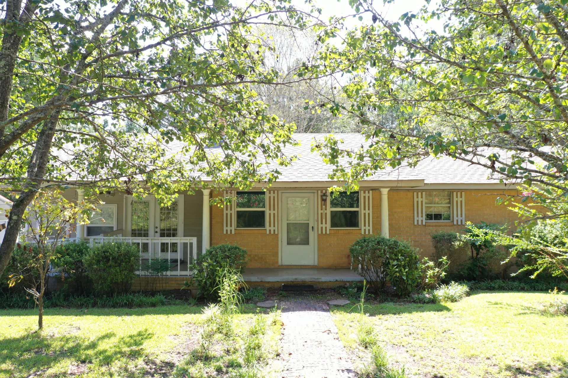 130 Little Sawmill, Laurel, MS 39443 Main Photo