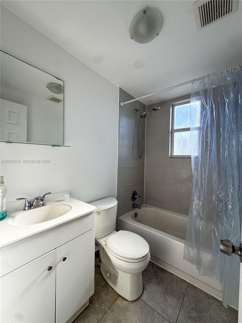 540 NW 7th St, Unit 26, Miami, FL 33136 Photo