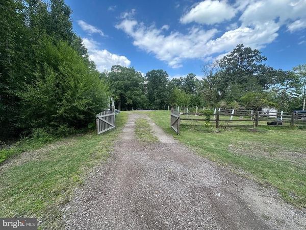 800 N SHORE DRIVE N, GLEN BURNIE, MD 21060
