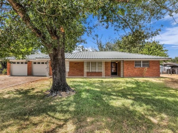 817 E Holly Lane, Mexia, TX 76667