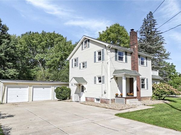 4074 Darrow Road , Stow, OH 44224