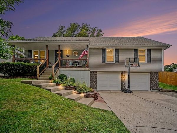 1307 SW 24th Street, Blue Springs, MO 64015