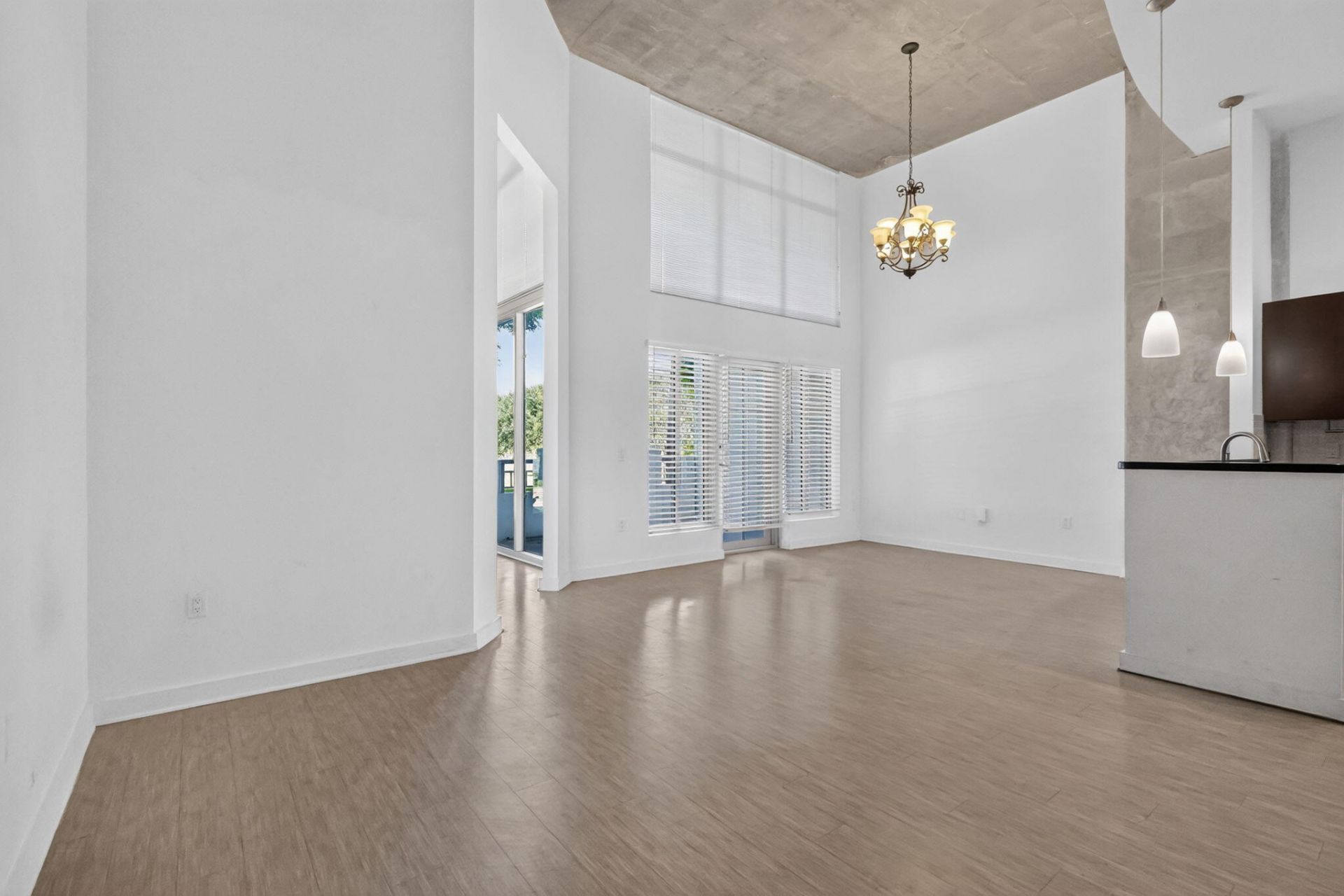 300 S Australian Avenue, Unit 128, West Palm Beach, FL 33401 Photo