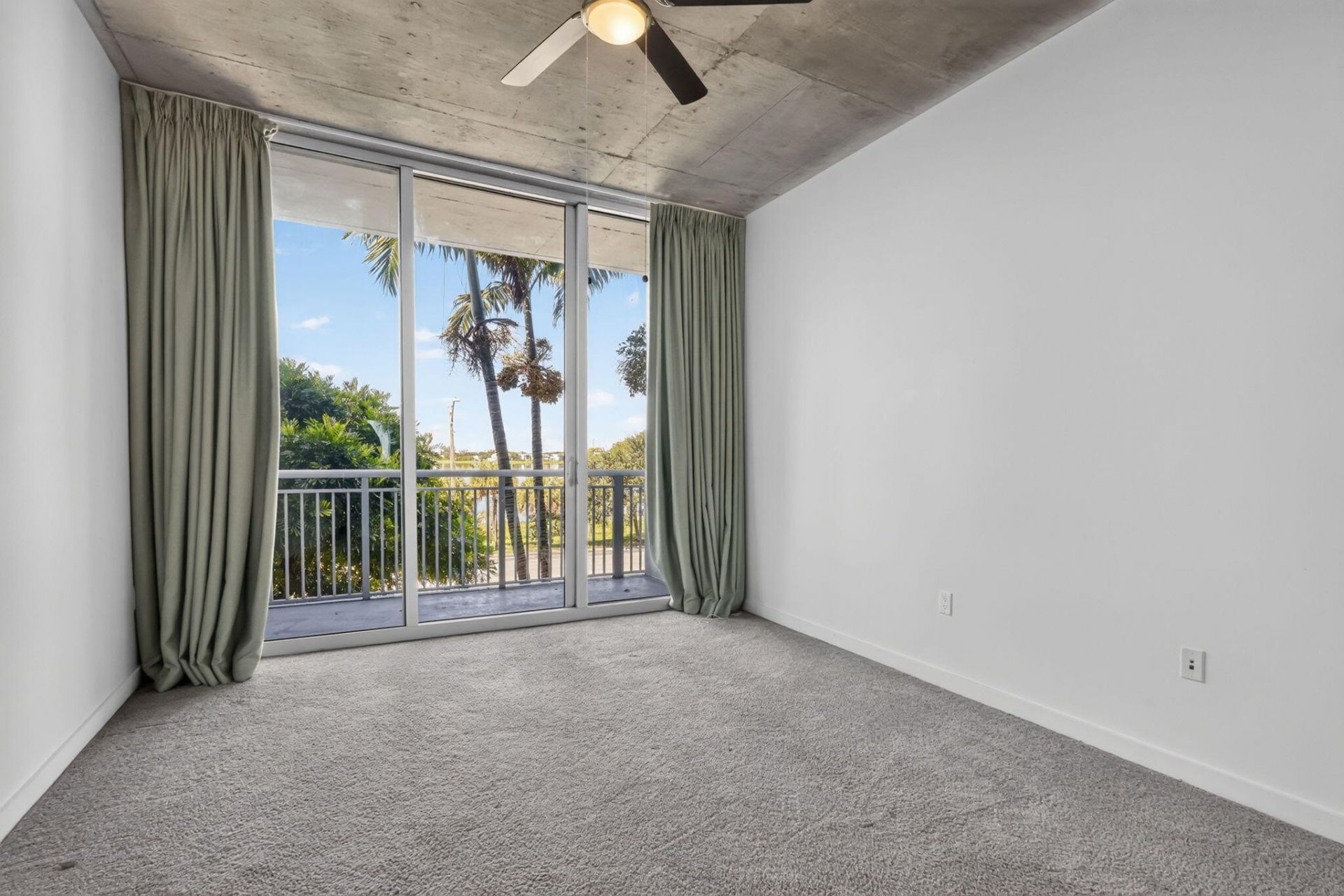 300 S Australian Avenue, Unit 128, West Palm Beach, FL 33401 Photo