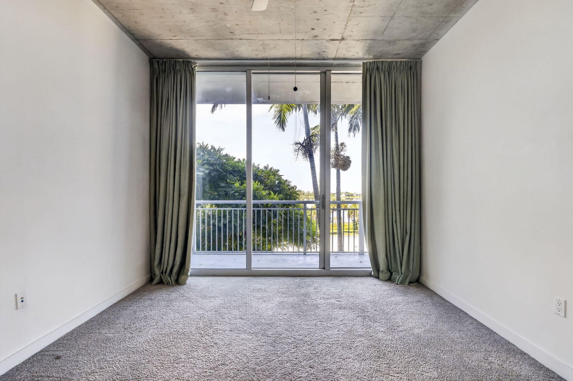 300 S Australian Avenue, Unit 128, West Palm Beach, FL 33401 Photo