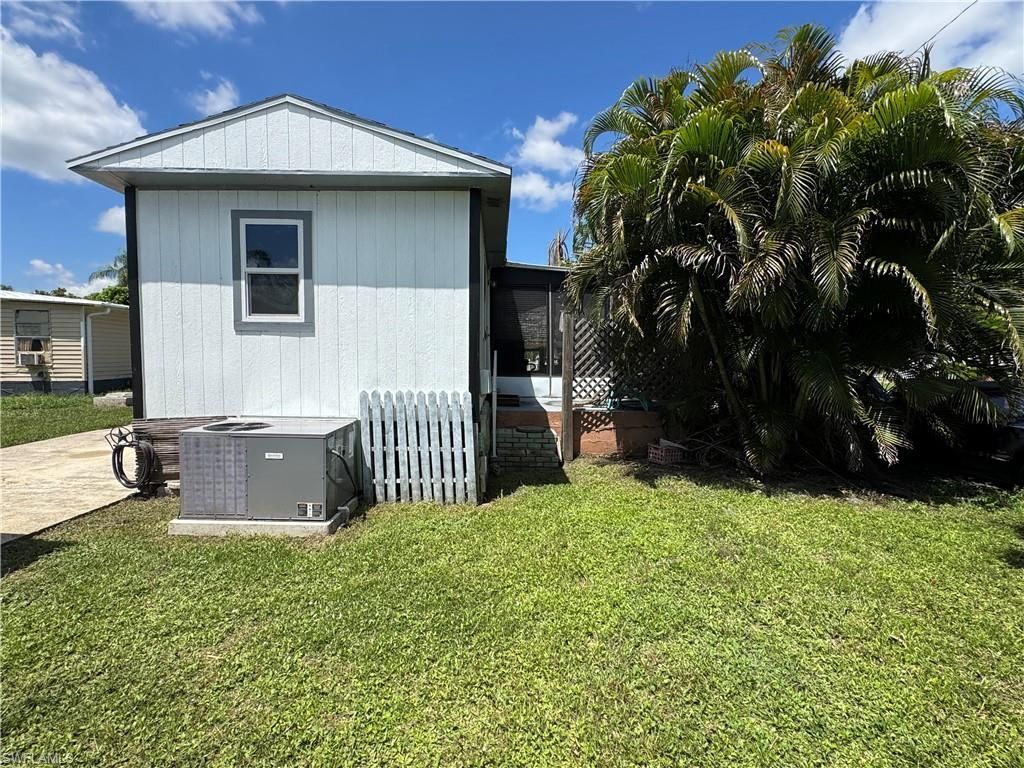 3596 Unique Cir, Fort Myers, FL 33908 Photo