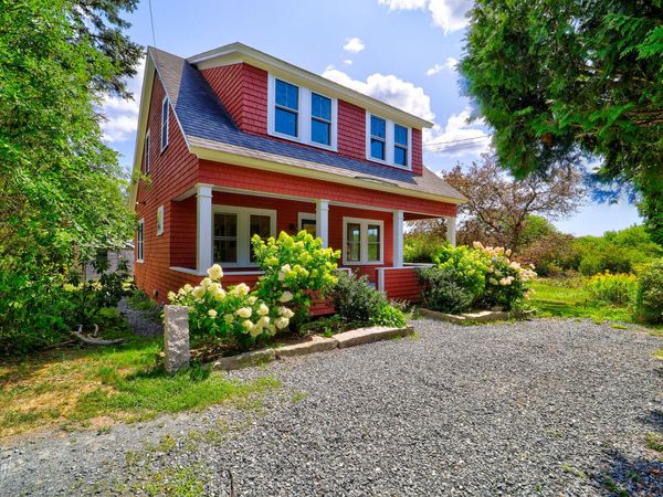 648 North Sedgwick Road , Sedgwick, ME 04676