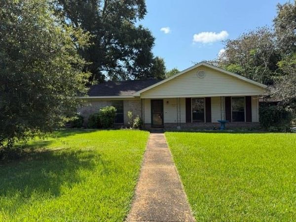 9001 Mead Court, Mobile, AL 36695