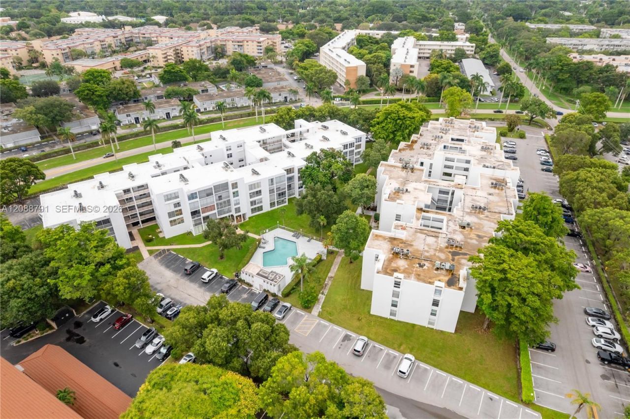 6903 Cypress Rd, Unit D26, Plantation, FL 33317 Photo