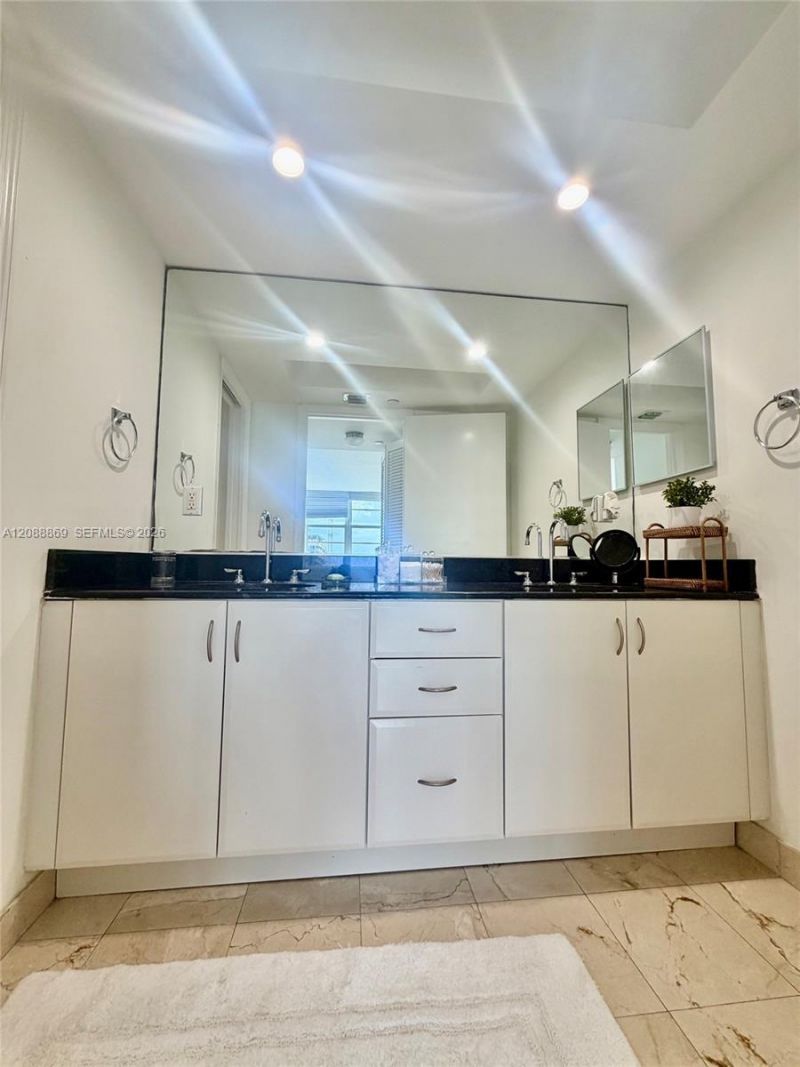 6917 Collins Ave, Unit 1026, Miami Beach, FL 33141 Photo