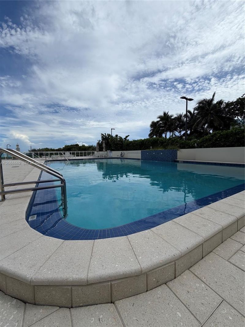 6917 Collins Ave, Unit 1026, Miami Beach, FL 33141 Photo