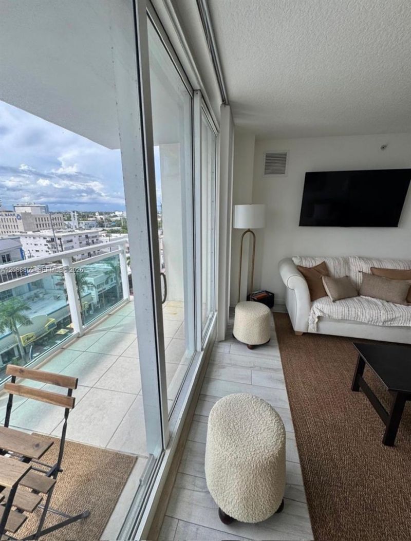 6917 Collins Ave, Unit 1026, Miami Beach, FL 33141 Photo